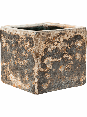 Baq Lava, Cube relic rust metal (glazed inside) (↔22 ↕20)