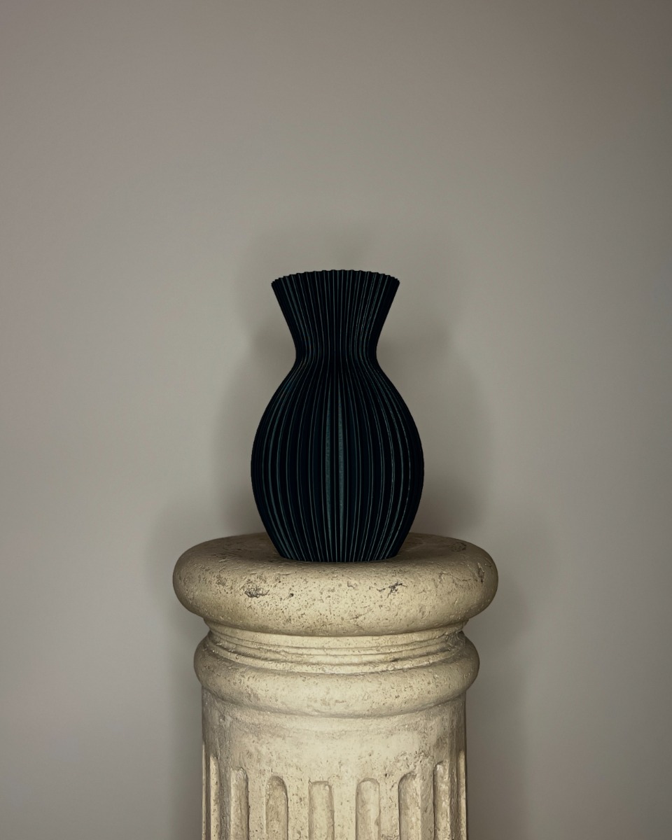 3D Vase Lily - Blue (↔13 ↕20)