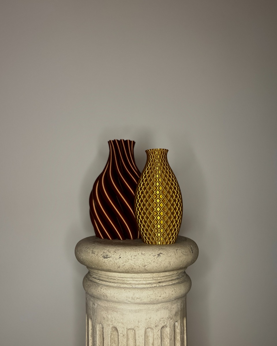 3D Vase Iris - Copper (↔14 ↕21)