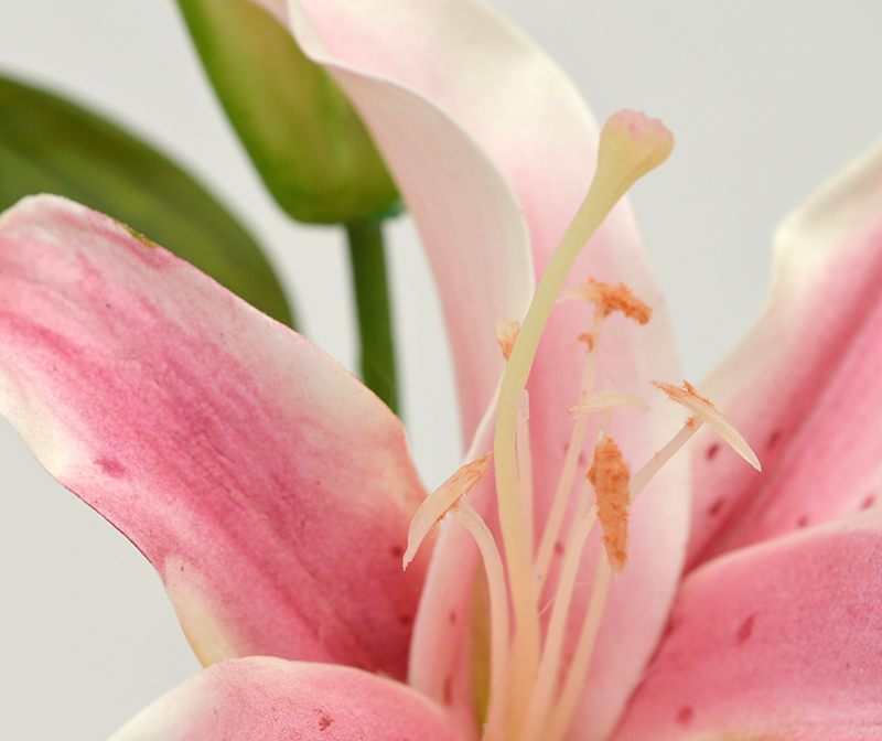 Konstgjord Lilja kvist (55 cm)